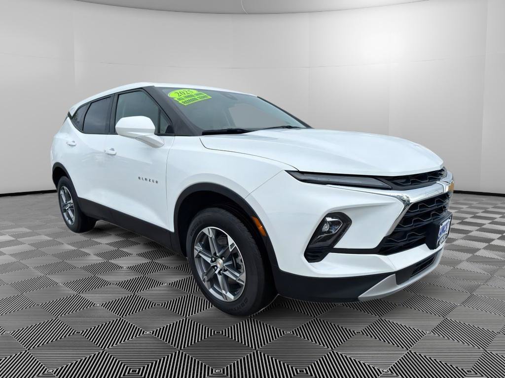 Used 2025 Chevrolet Blazer LT AWD/4WD image 6