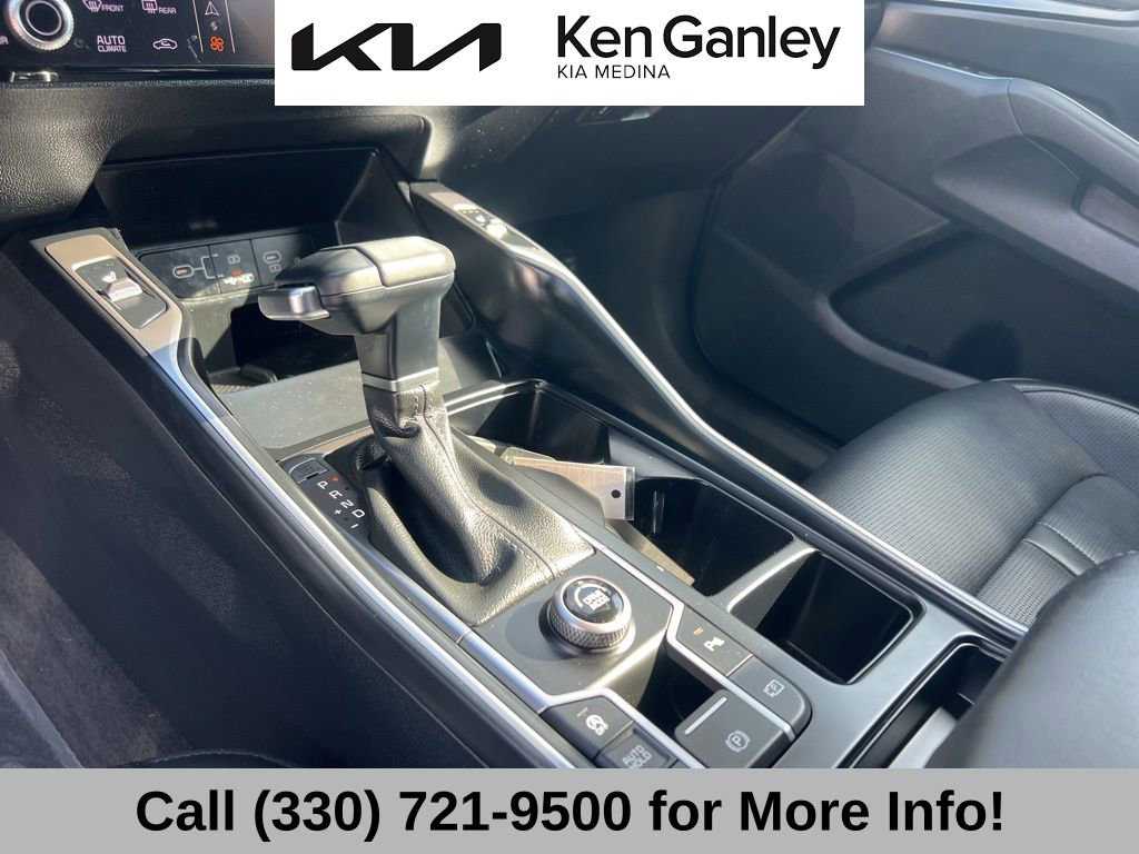 Certified 2025 Kia Sorento S w/ Panoramic Sunroof Package image 35