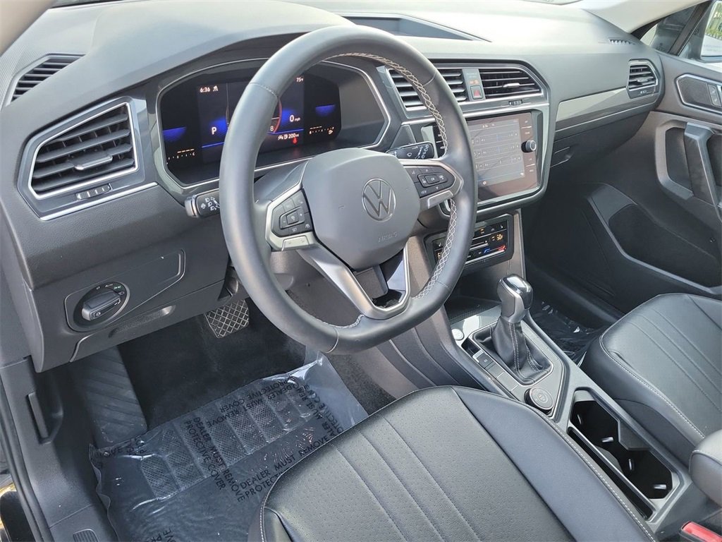Used 2022 Volkswagen Tiguan SE image 25