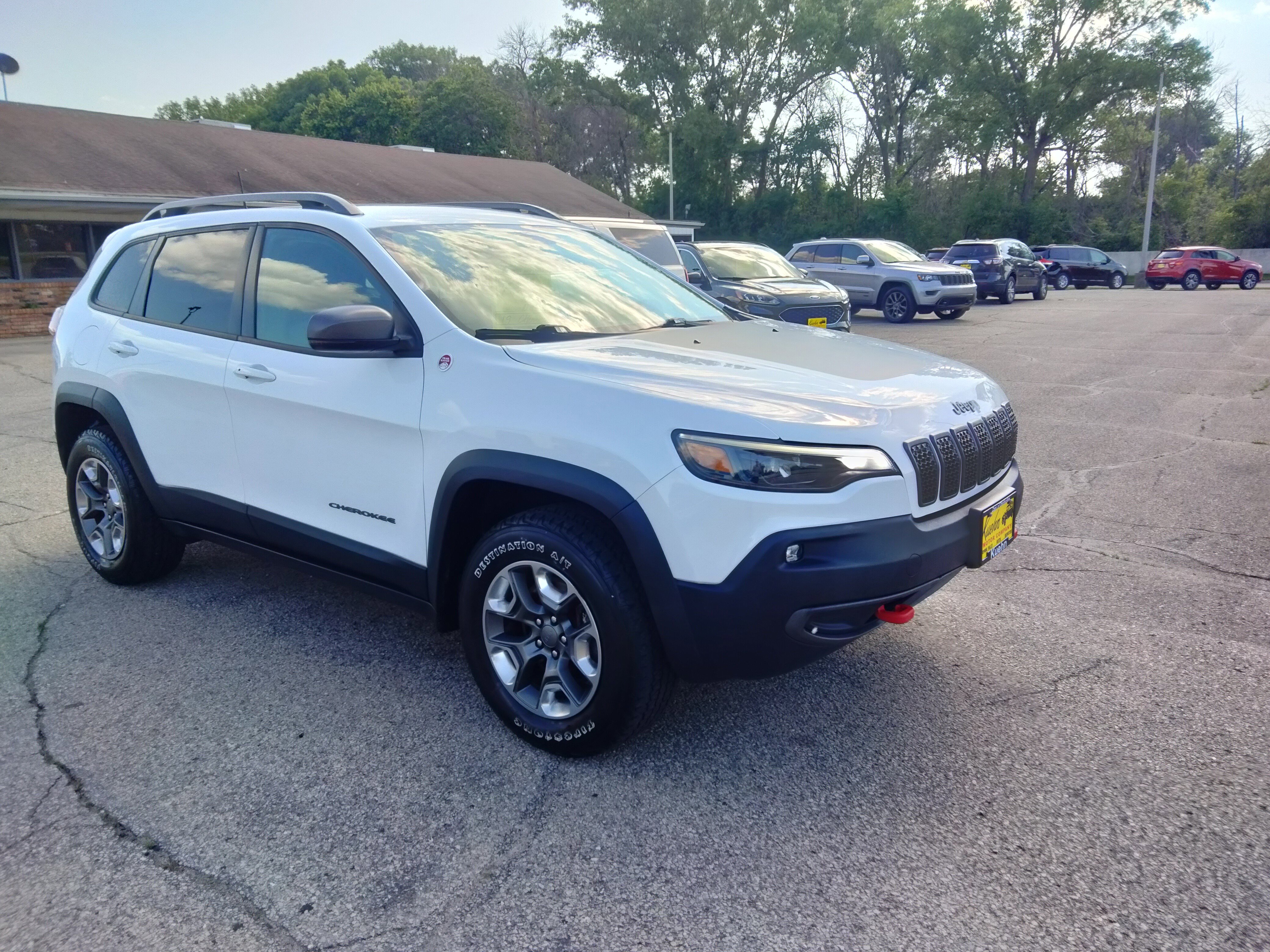 Used 2019 Jeep Cherokee Trailhawk w/ Cold Weather Group image 2