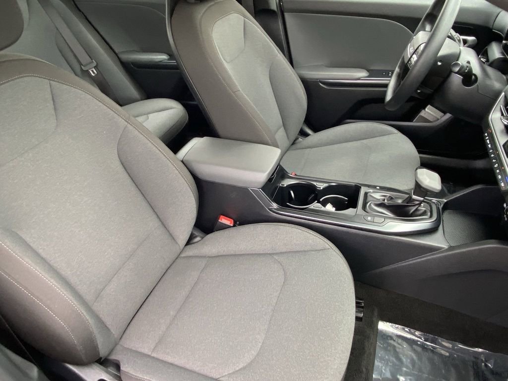 Used 2025 Kia K4 LXS image 15