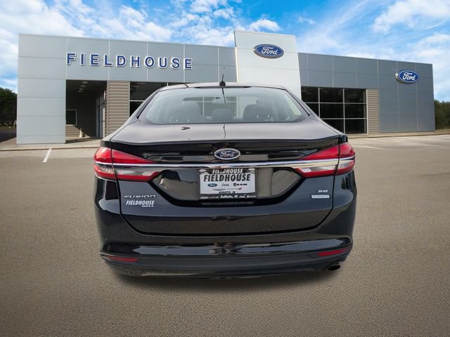 Used 2017 Ford Fusion SE w/ Fusion SE Technology Package FWD image 10