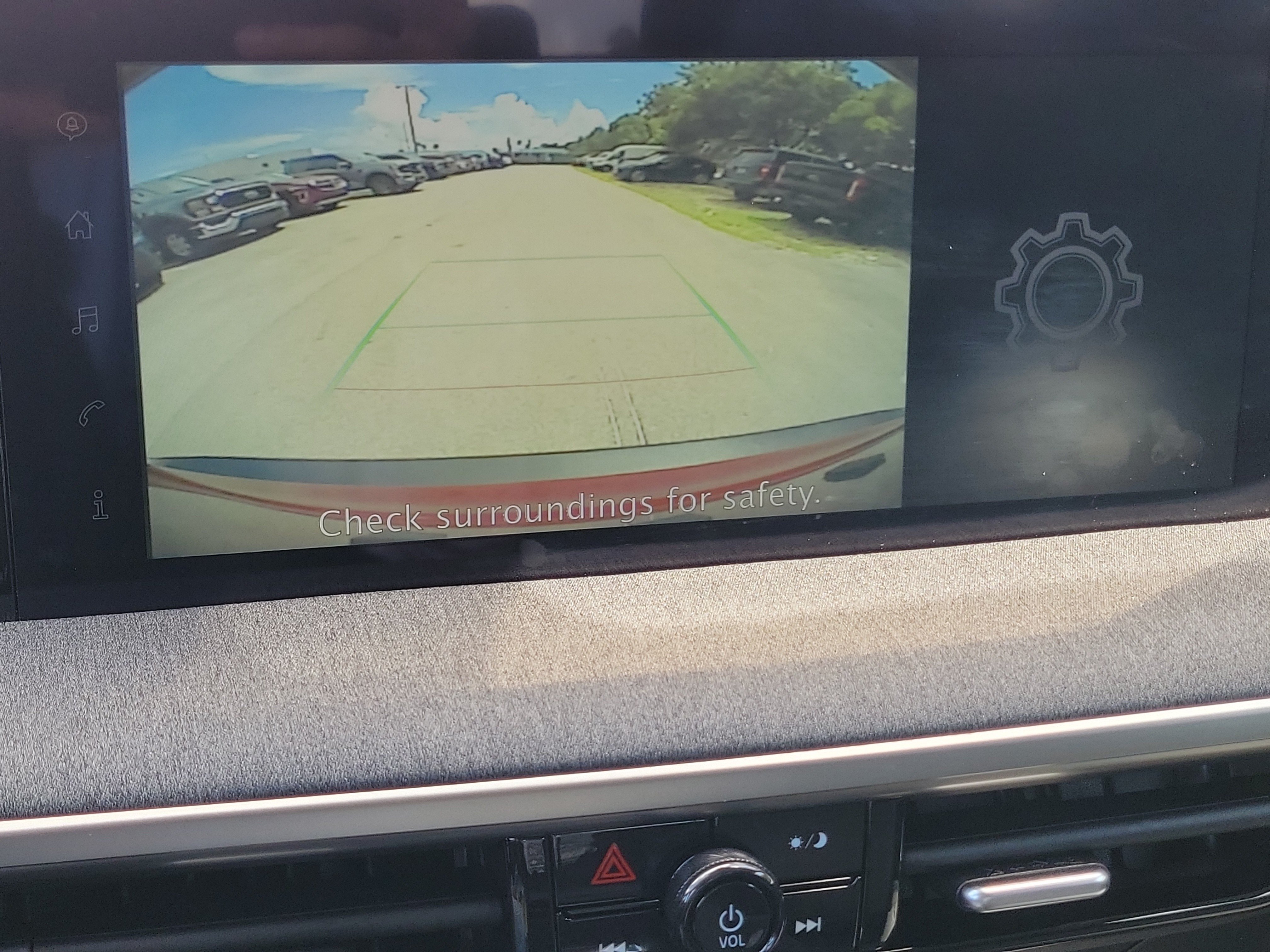 Used 2025 Nissan Kicks SV FWD image 10
