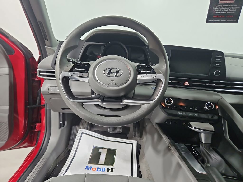 Certified 2022 Hyundai Elantra SEL FWD image 14