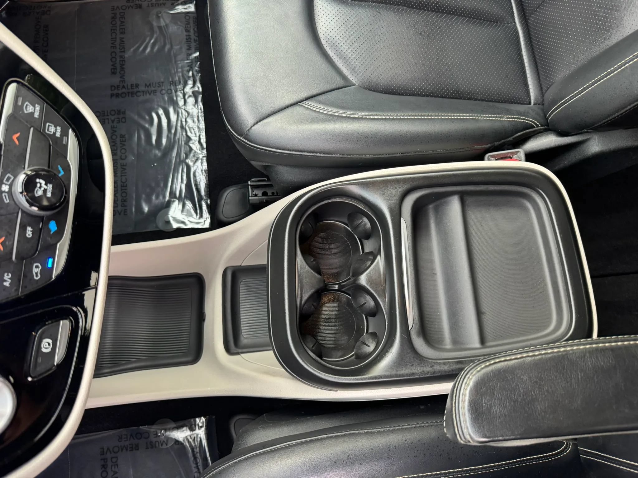 Used 2020 Chrysler Voyager Lxi FWD image 18