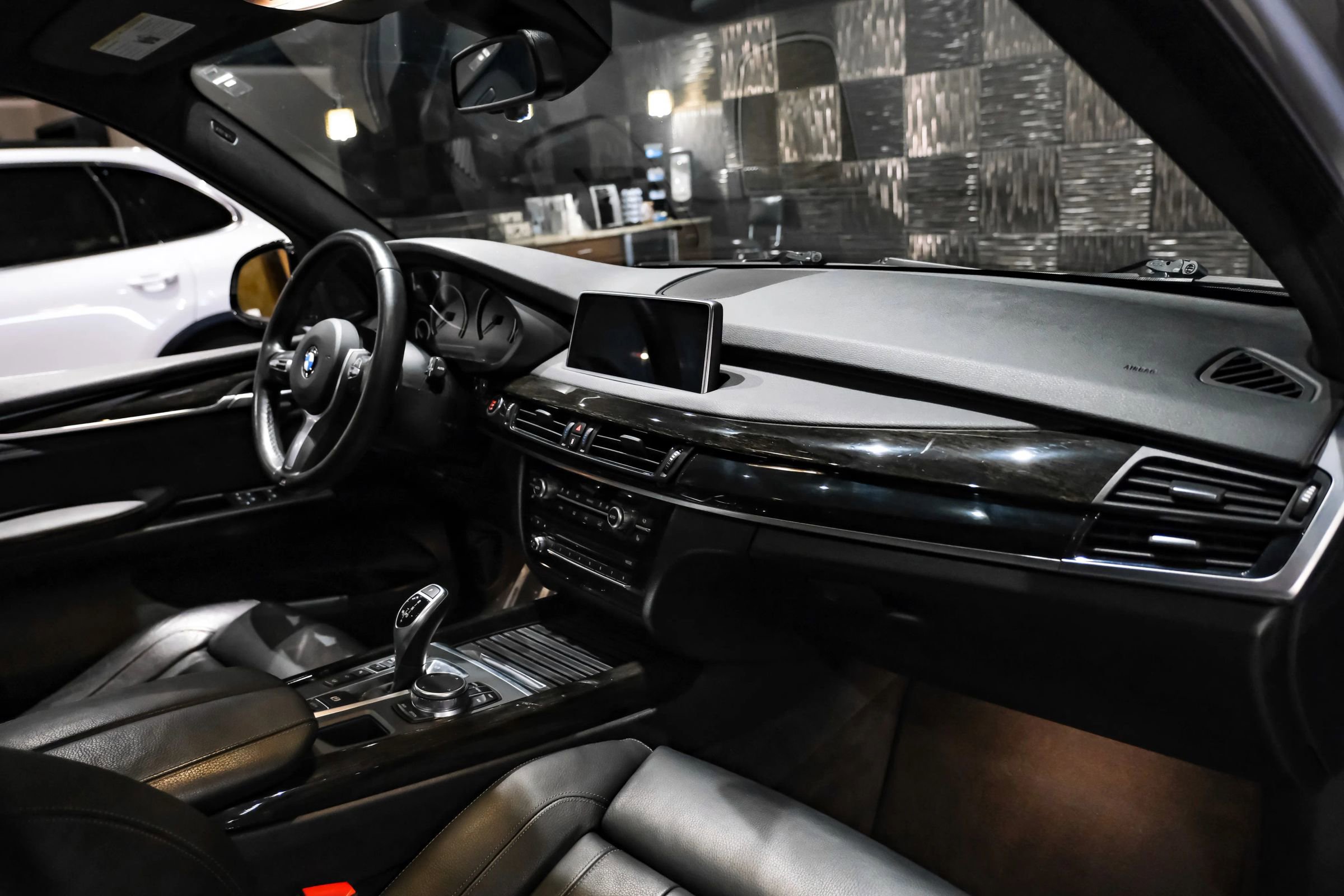 Used 2018 BMW X5 xDrive50i image 11