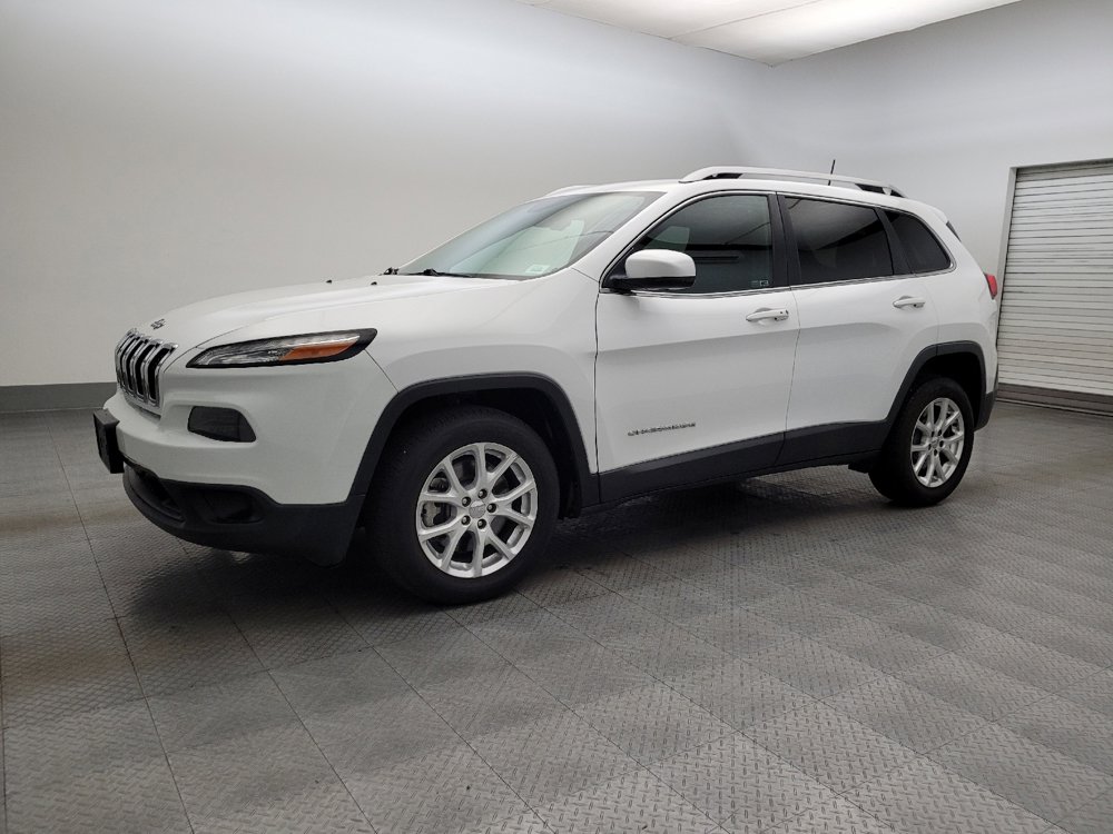 Used 2017 Jeep Cherokee Latitude w/ Comfort/Convenience Group image 2
