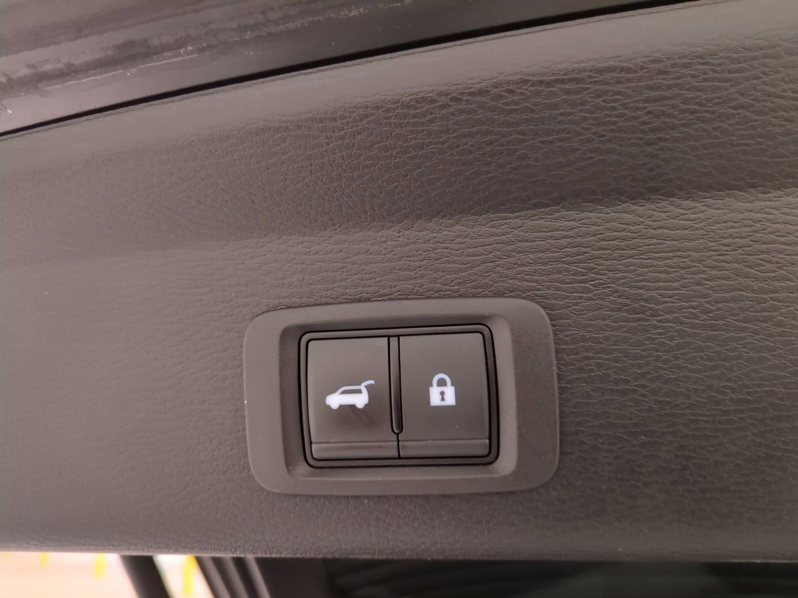 Used 2023 Mitsubishi Outlander SE AWD/4WD image 16