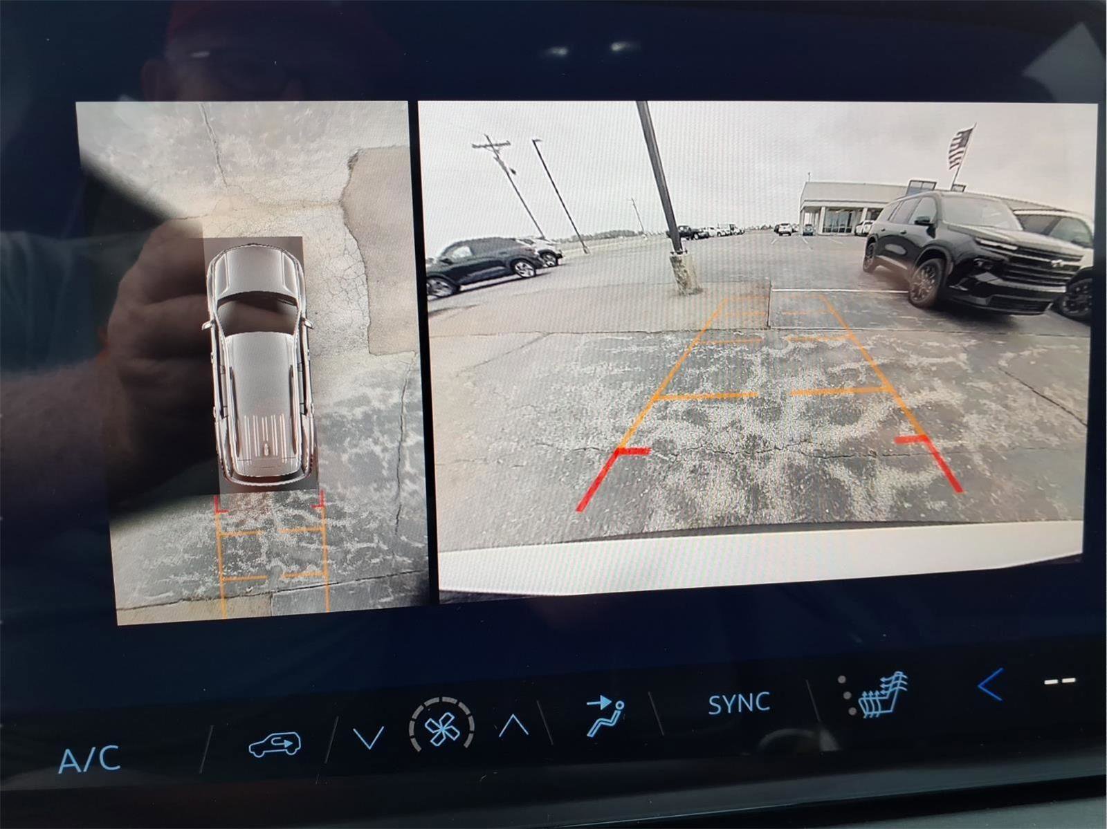 New 2026 Chevrolet Traverse LT image 25