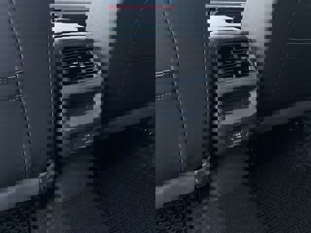 New 2025 Volkswagen Tiguan SE image 25