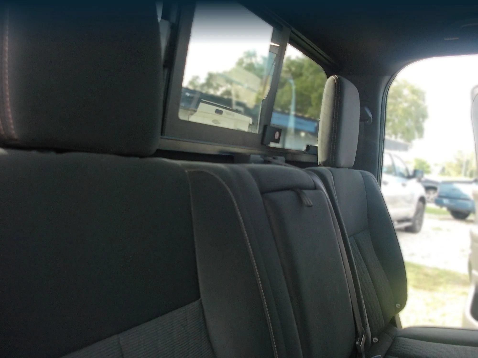 Used 2018 Nissan Titan SV w/ SV Convenience Package AWD/4WD image 35