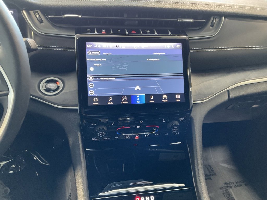 Used 2024 Jeep Grand Cherokee L Limited image 14