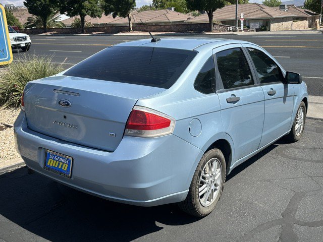 Used 2009 Ford Focus SE FWD image 2