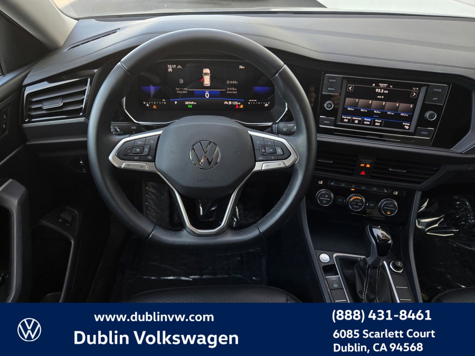 Certified 2023 Volkswagen Jetta SE w/ Panoramic Sunroof Package image 13