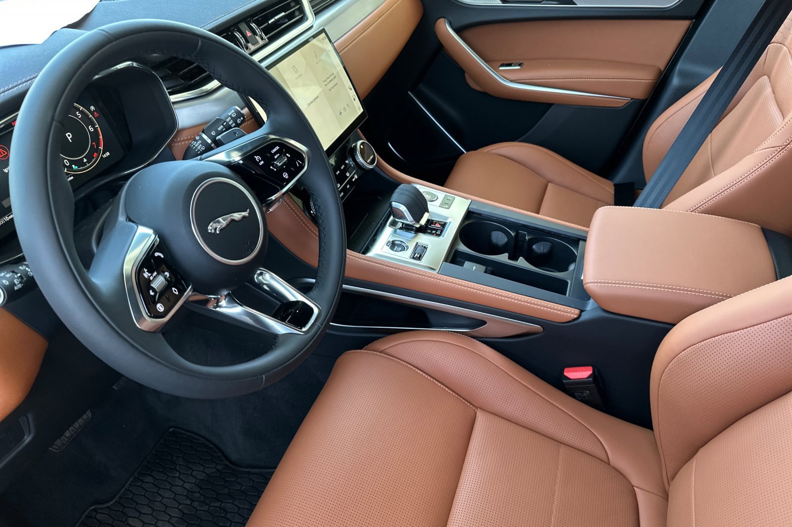 New 2026 Jaguar F-PACE R-Dynamic S image 9