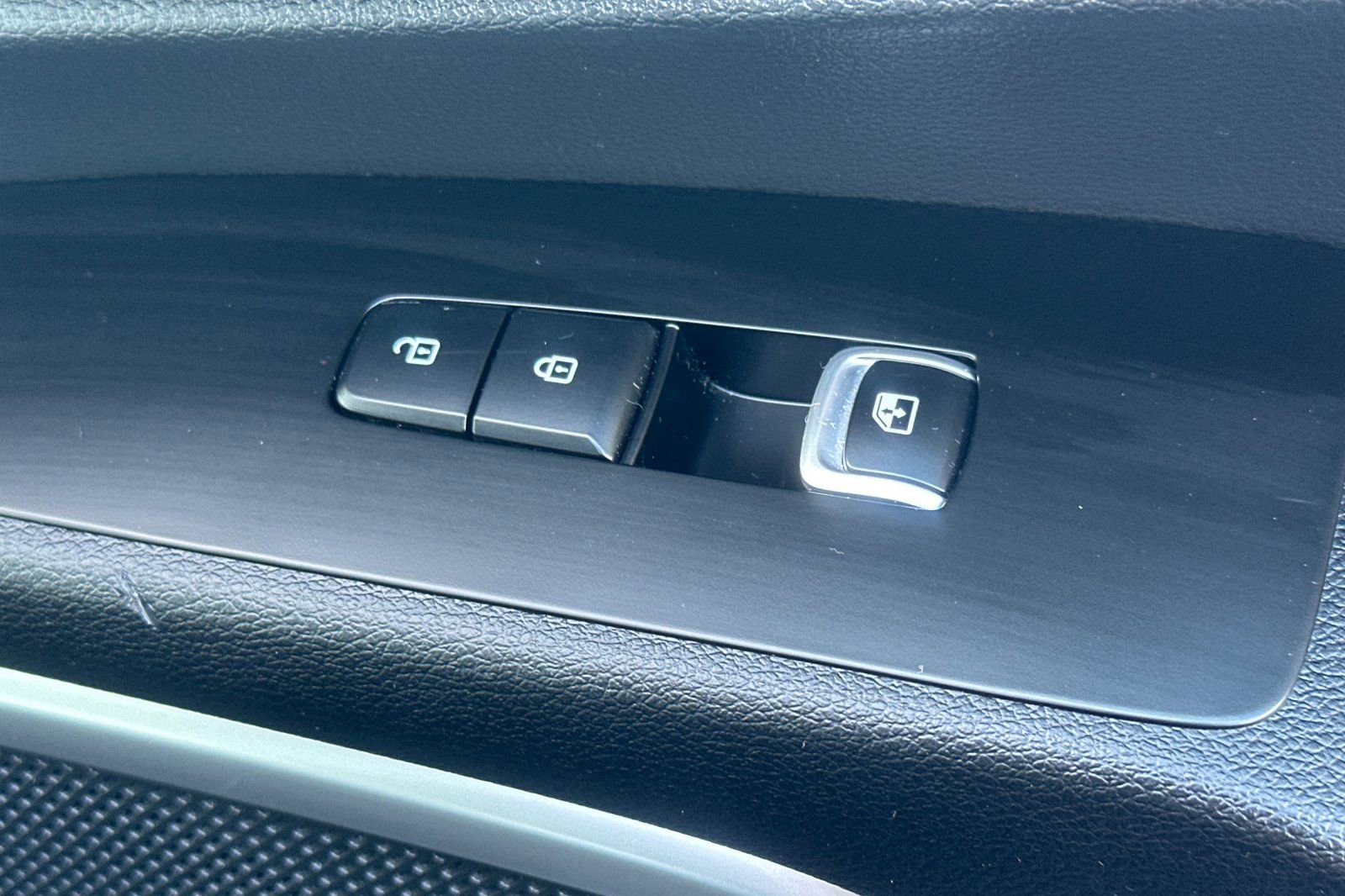 Used 2024 Kia Telluride EX image 24