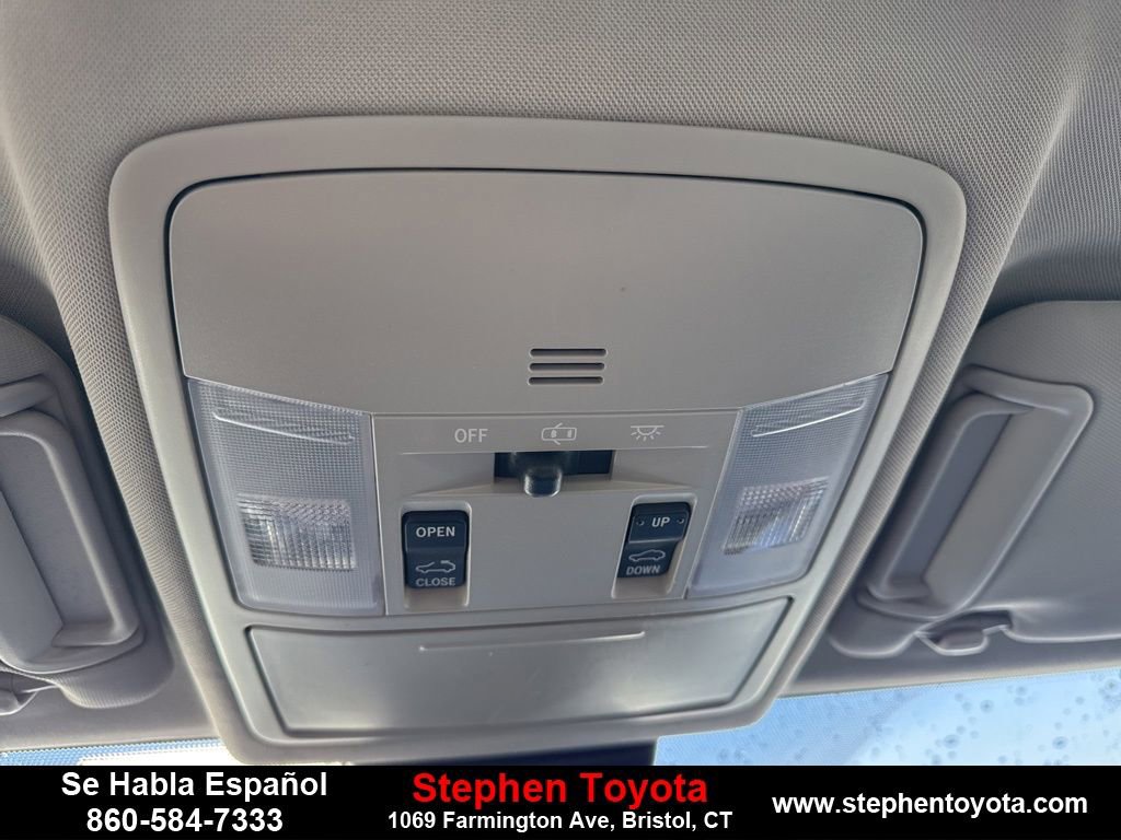 Used 2018 Toyota RAV4 Limited image 22