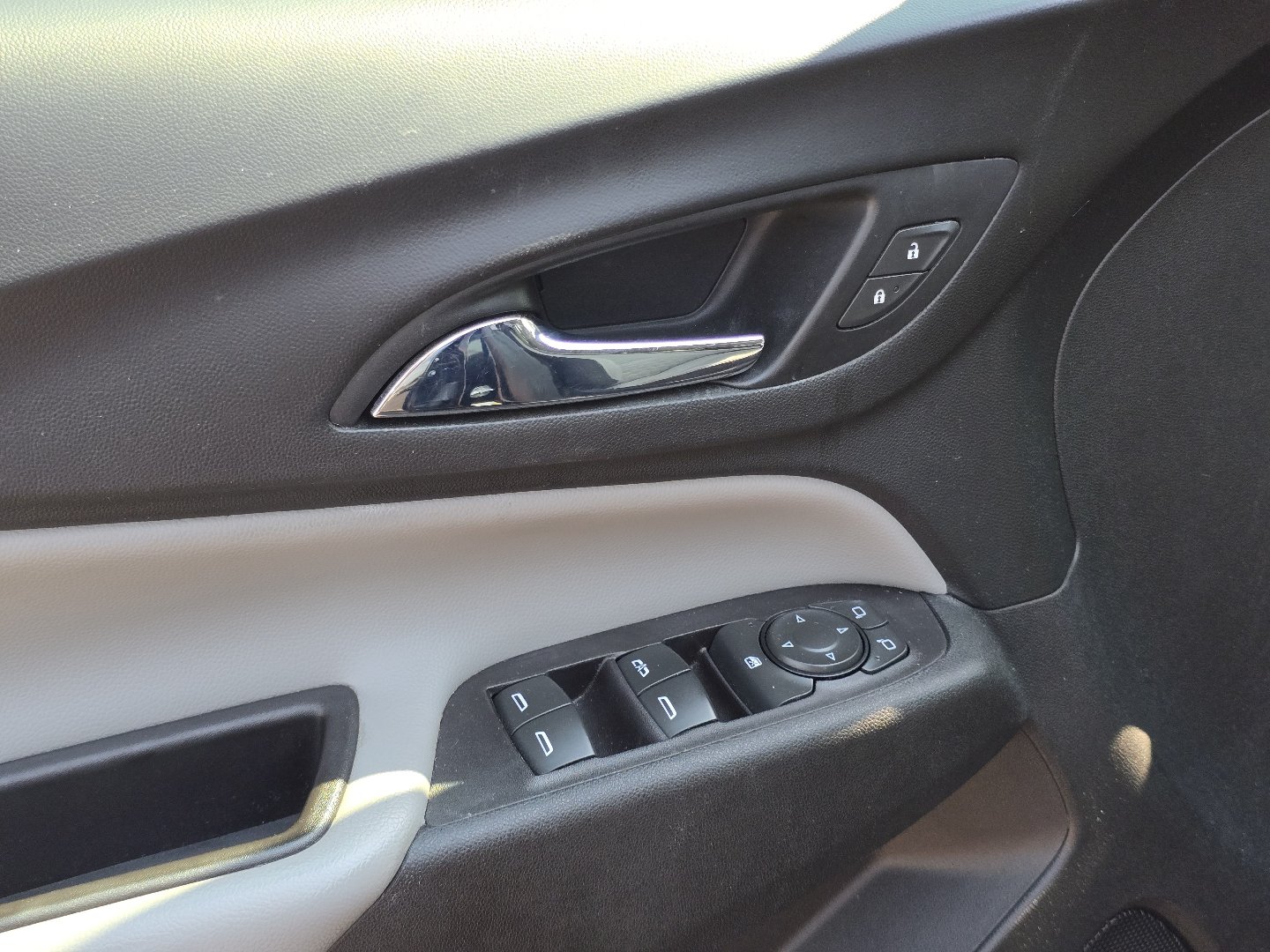 Certified 2021 Chevrolet Equinox LS w/ LS Convenience Package FWD image 29