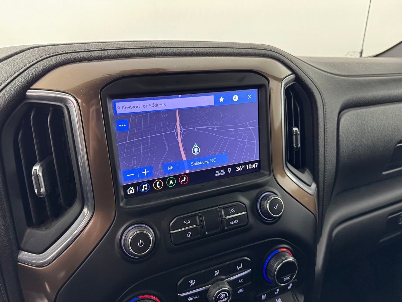 Used 2019 Chevrolet Silverado 1500 High Country image 18