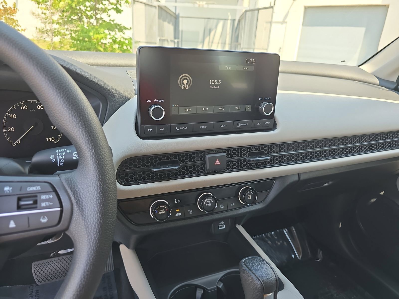 Used 2025 Honda HR-V LX image 25