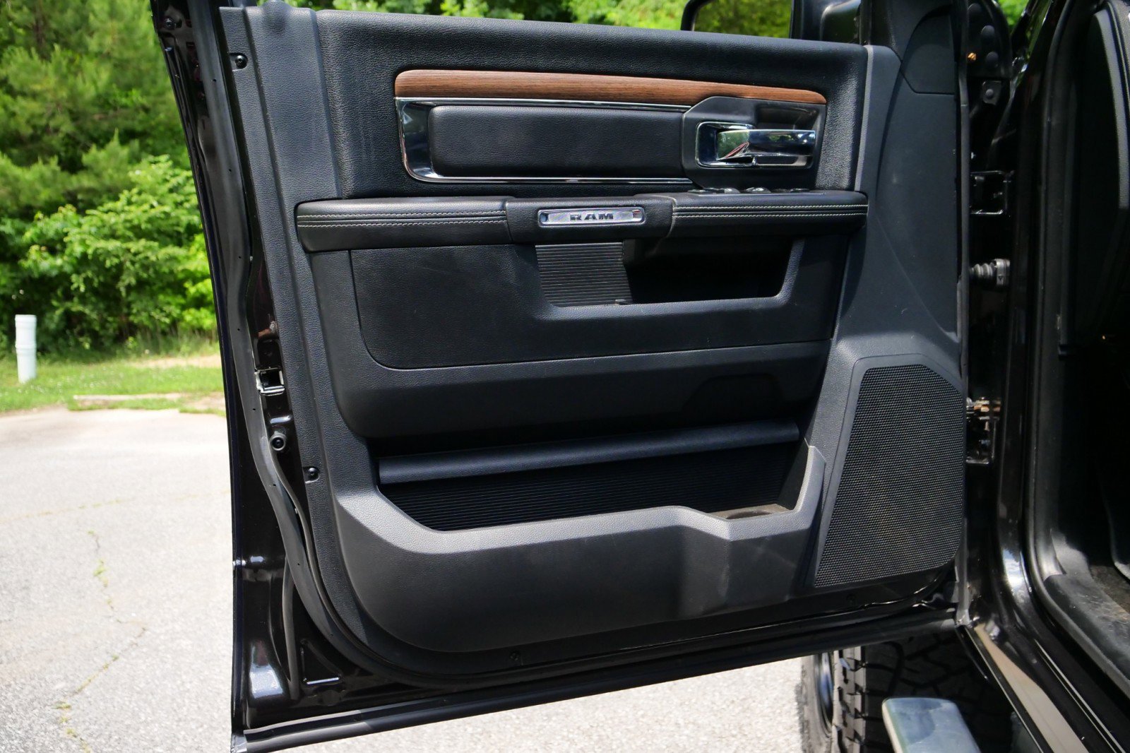 Used 2015 RAM 2500 Laramie AWD/4WD image 22