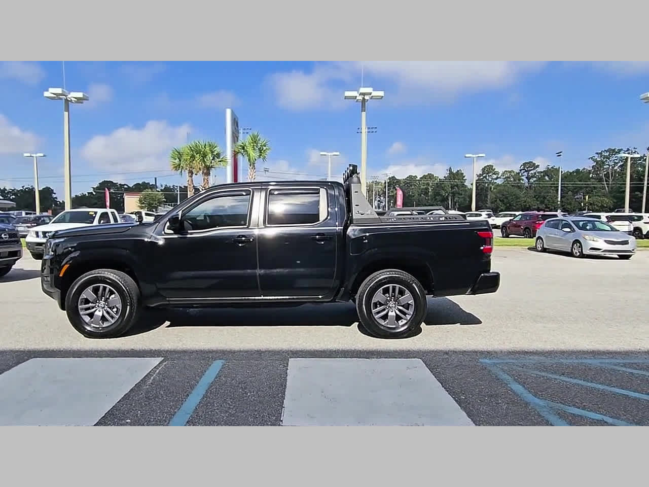 Used 2025 Nissan Frontier SV AWD/4WD image 28