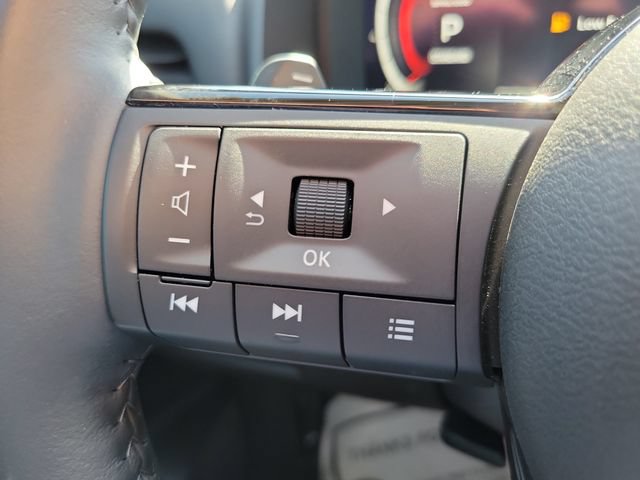 Used 2024 Nissan Rogue Platinum FWD image 22