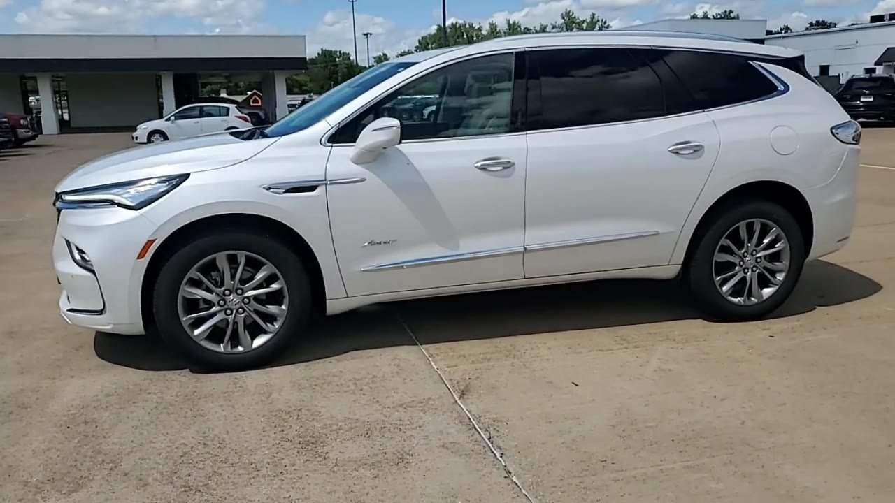 Used 2023 Buick Enclave Avenir w/ Avenir Technology Package AWD/4WD image 5