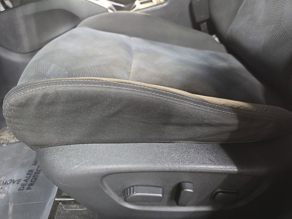 Used 2016 Nissan Rogue SV image 27