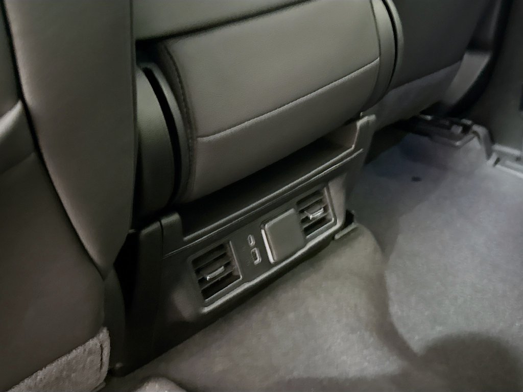 Used 2025 GMC Sierra 2500 SLT AWD/4WD image 27