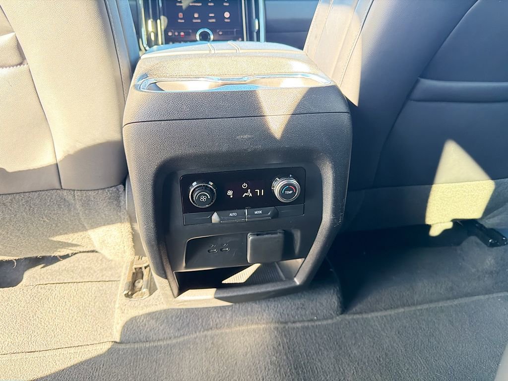 Used 2024 GMC Acadia Elevation image 19