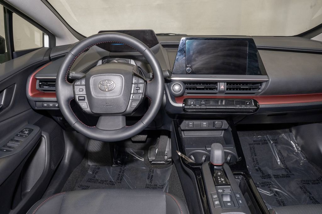 Used 2025 Toyota Prius Plug-In Hybrid image 6