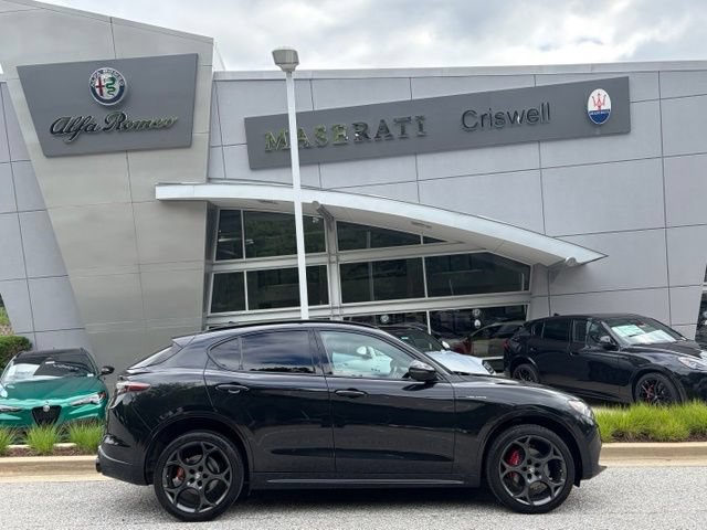 Used 2024 Alfa Romeo Stelvio Veloce AWD/4WD image 4