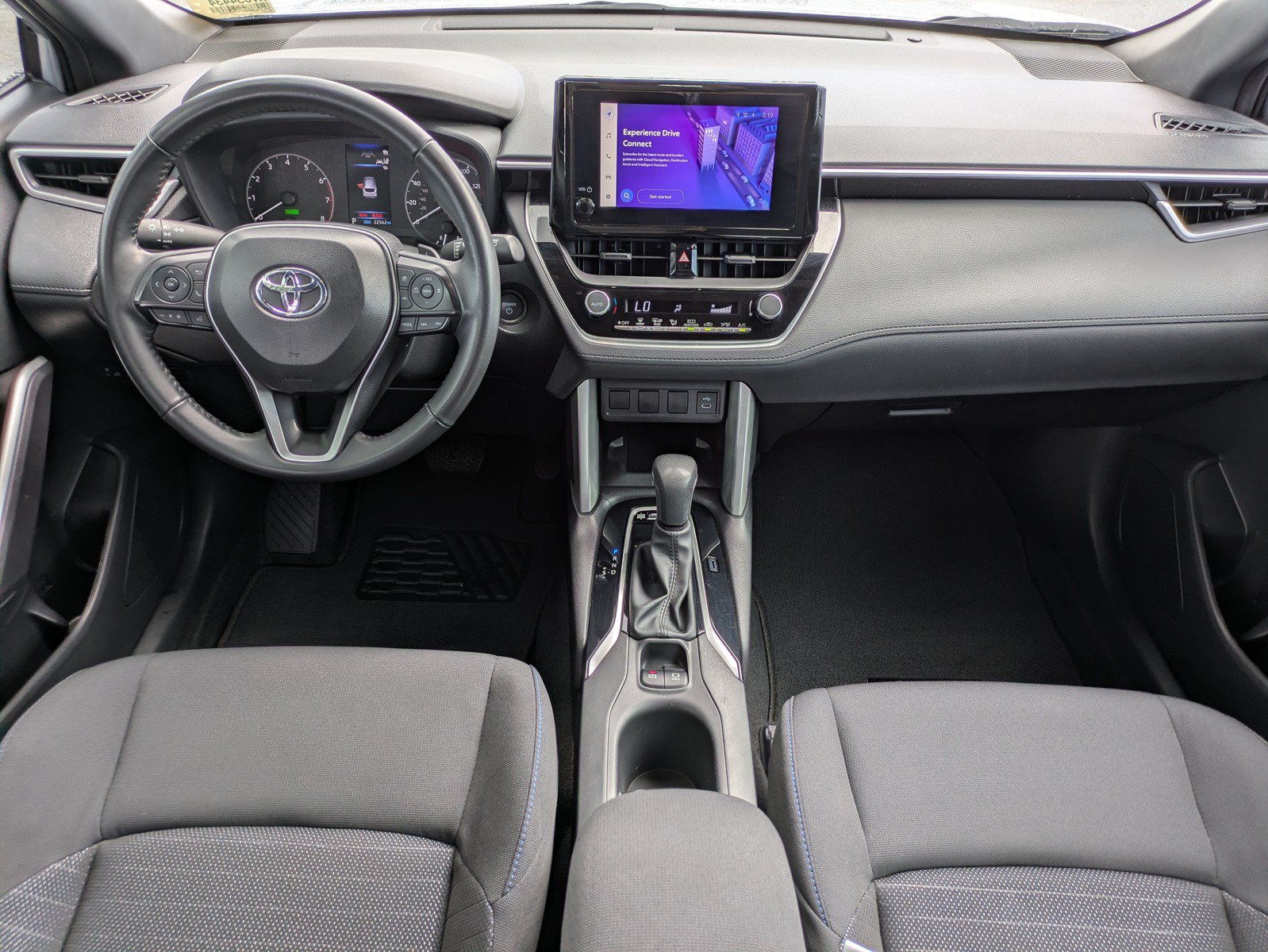 Used 2024 Toyota Corolla Cross AWD Hybrid image 11