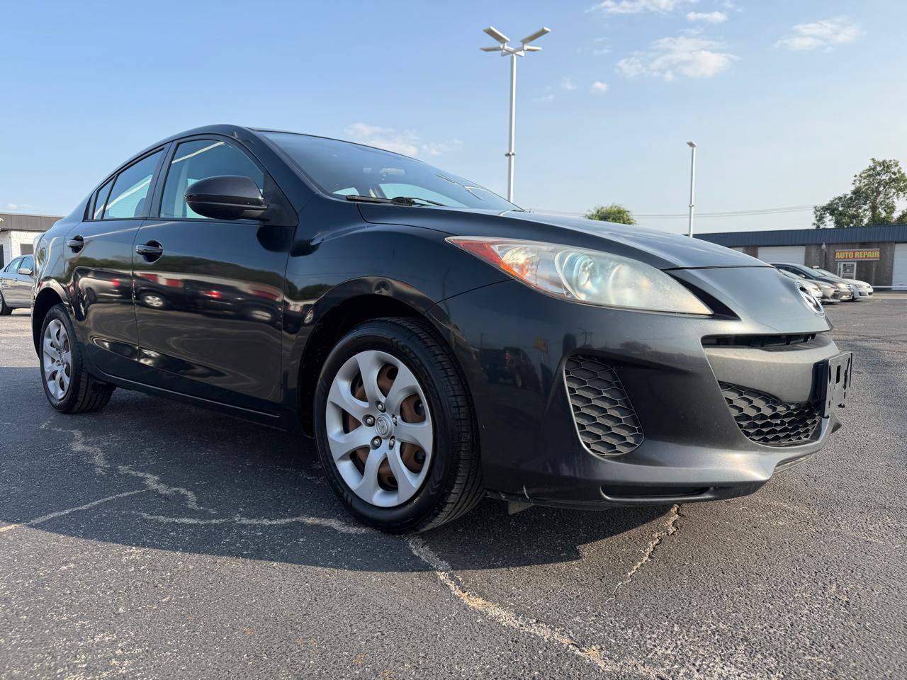 Used 2013 MAZDA MAZDA3 i Sport FWD image 3