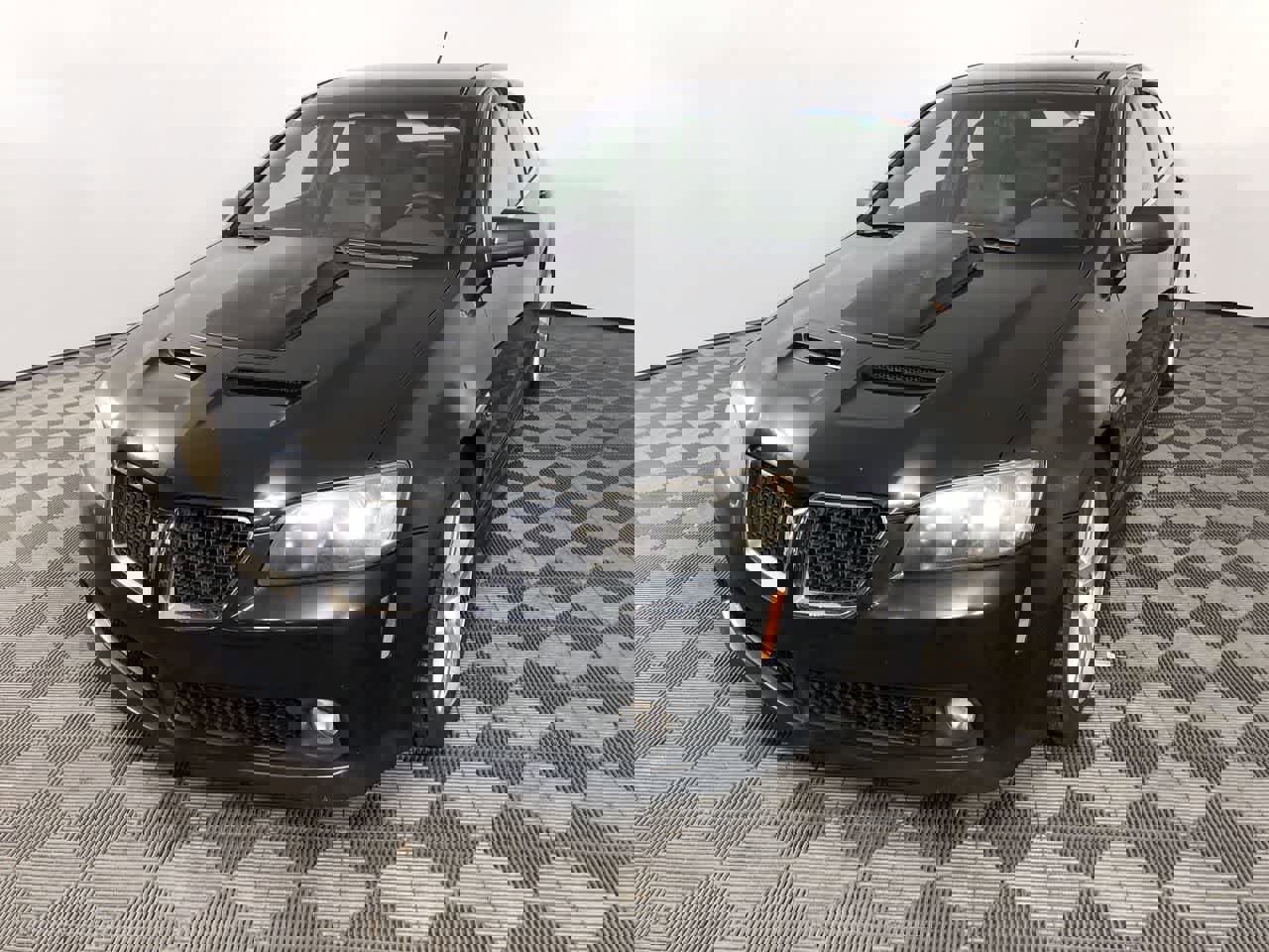 Used 2009 Pontiac G8 image 4