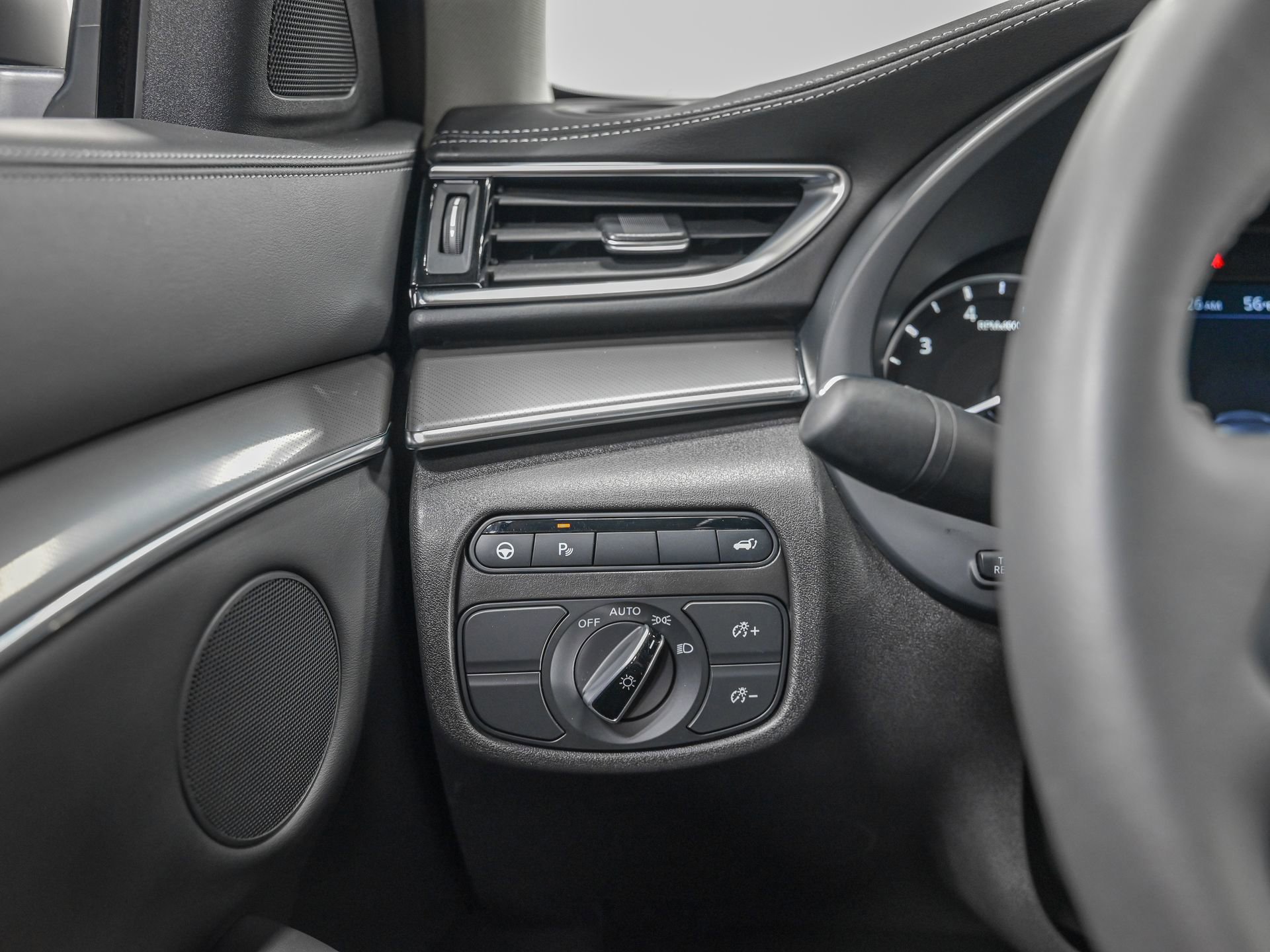 Used 2025 INFINITI QX50 Pure image 18