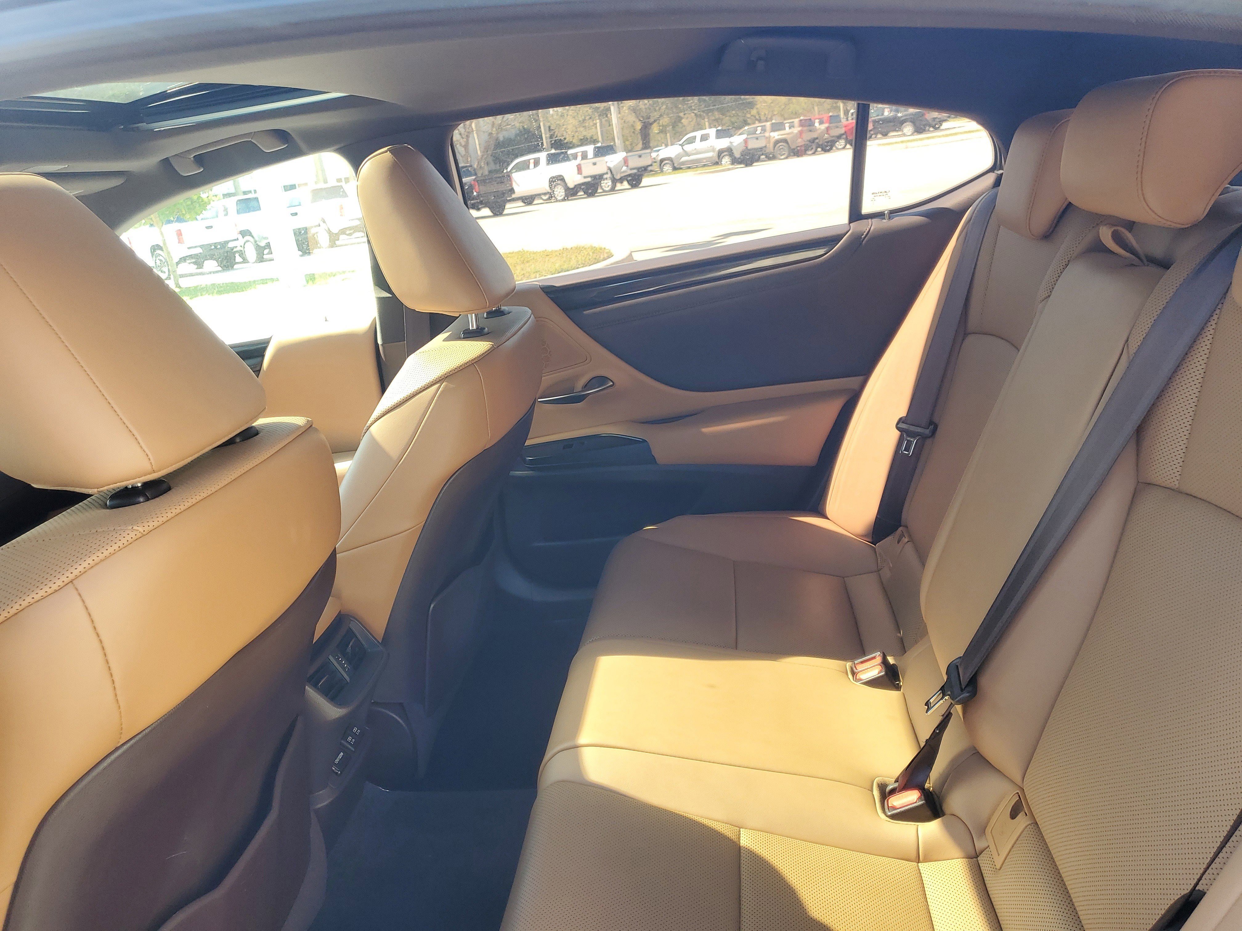 Used 2020 Lexus ES 350 w/ Premium Package FWD image 12