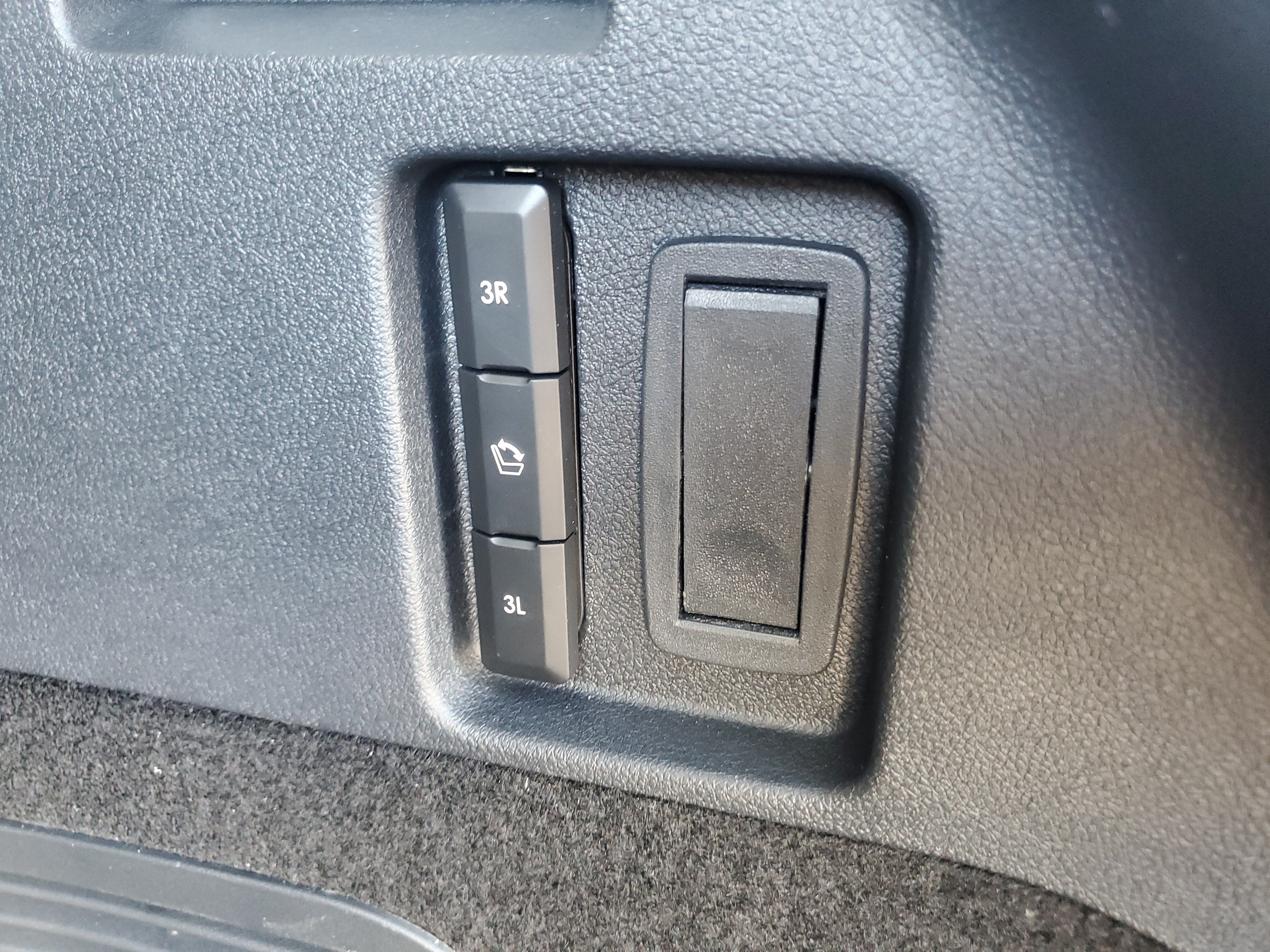 New 2027 Lincoln Aviator AWD image 30