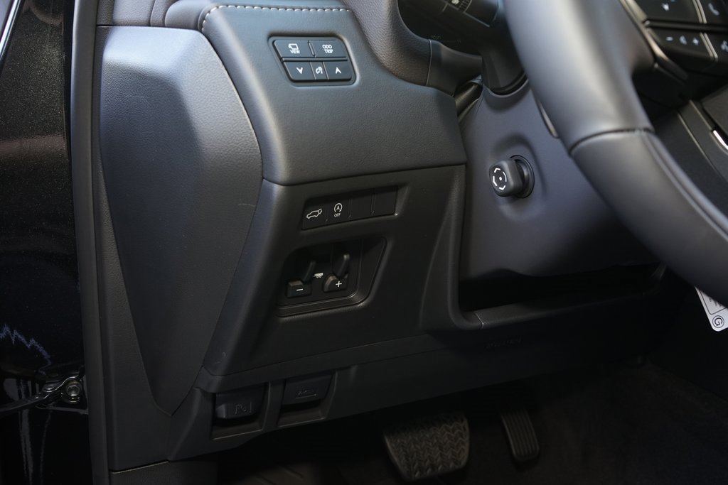 Used 2025 Lexus LX 600 4WD w/ Accessory Package (2T) image 30