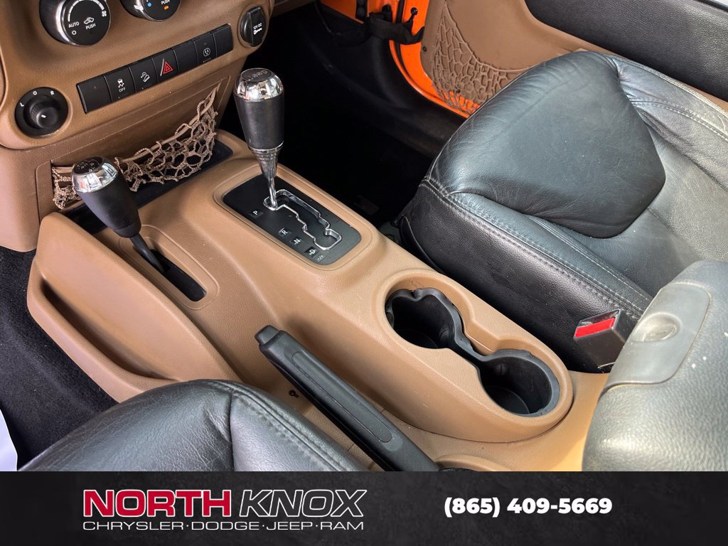Used 2013 Jeep Wrangler Unlimited Rubicon w/ Connectivity Group AWD/4WD image 11