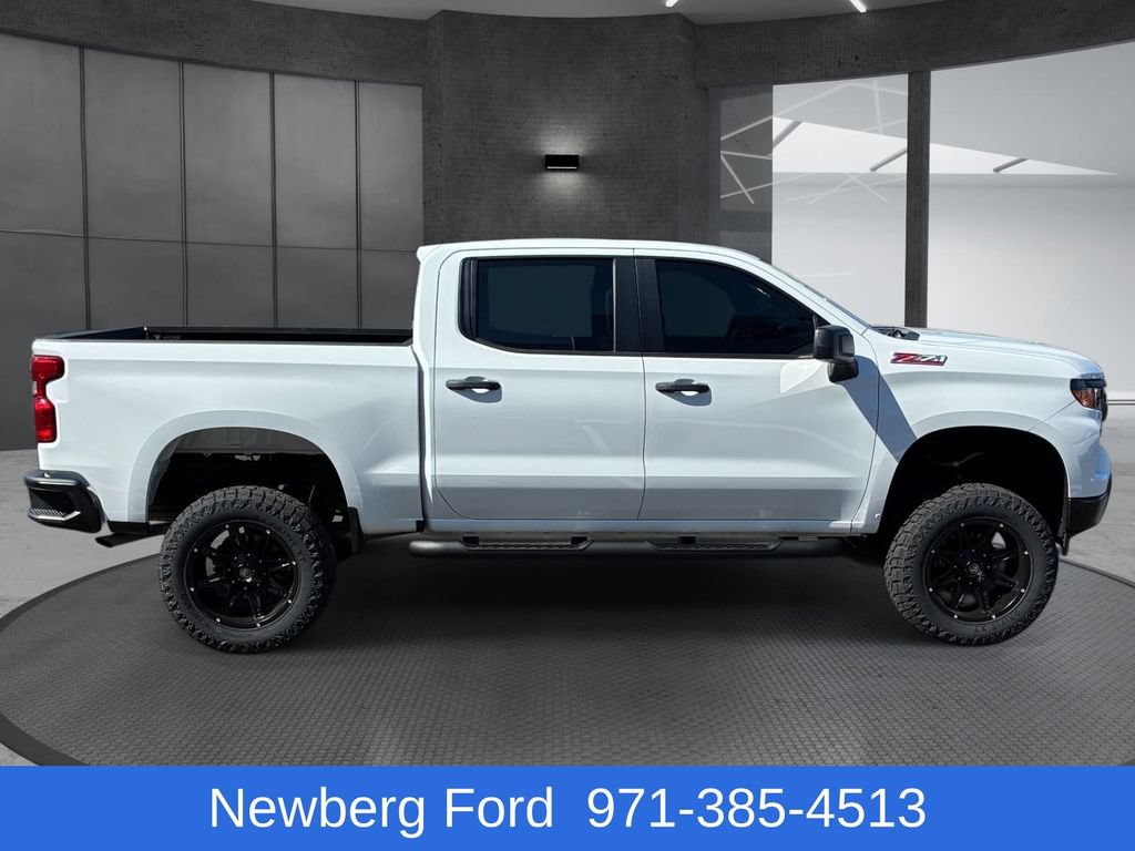 Used 2024 Chevrolet Silverado 1500 W/T w/ Z71 Off-Road Package AWD/4WD image 4