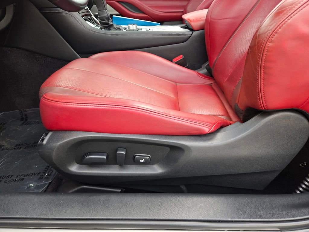 Used 2018 INFINITI Q60 Red Sport 400 w/ Sensory Package 3.0T Sport RWD image 24