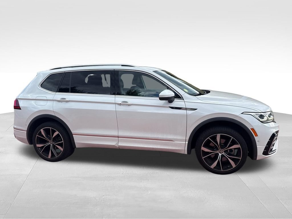 Used 2022 Volkswagen Tiguan SEL R-Line AWD/4WD image 10