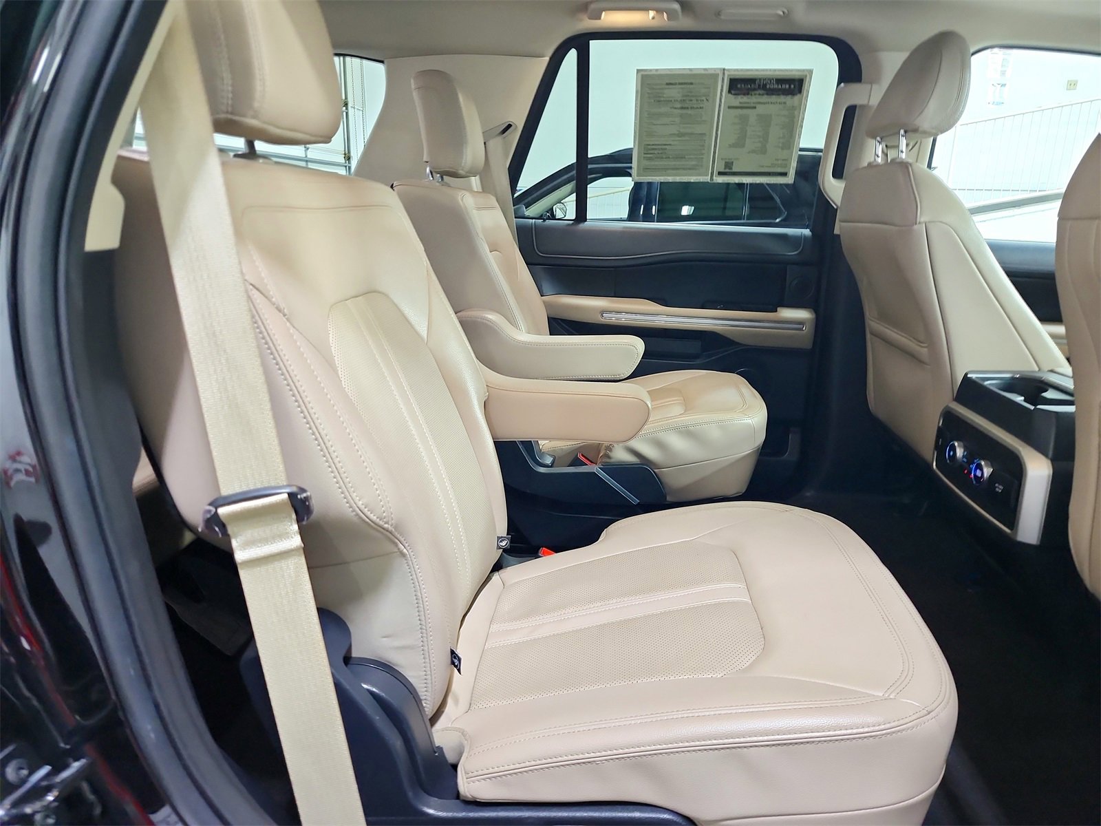 Used 2023 Ford Expedition Limited image 44