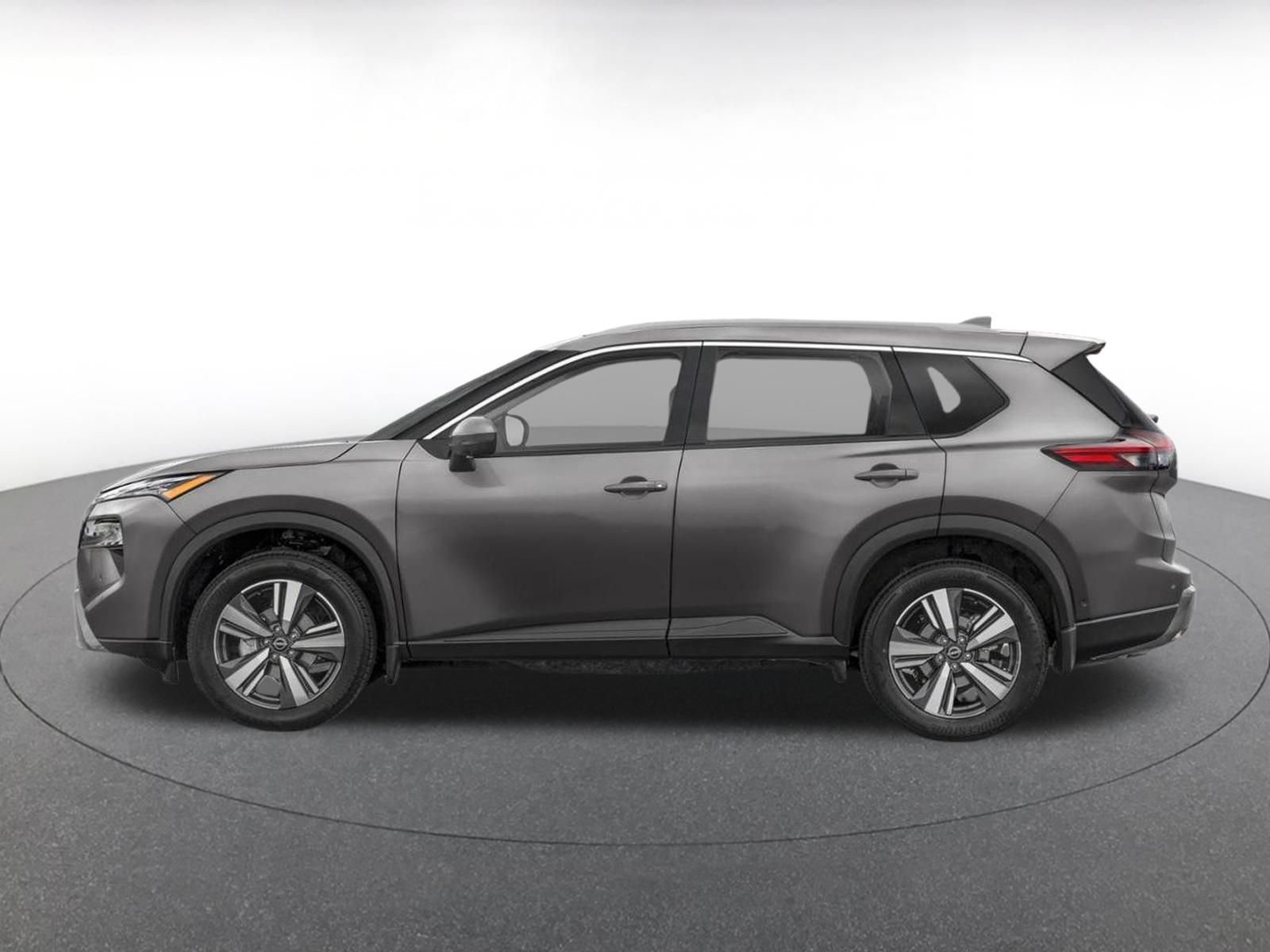 Used 2026 Nissan Rogue SL FWD image 3