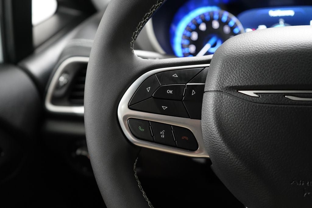 New 2027 Chrysler Pacifica Select FWD image 13