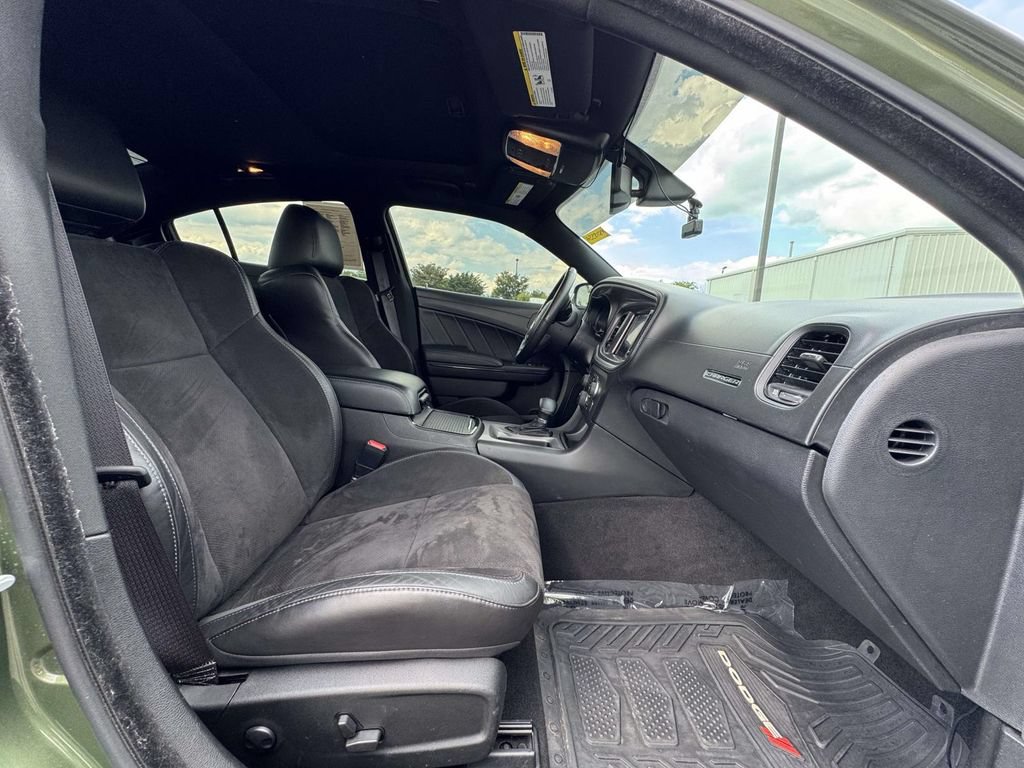 Used 2022 Dodge Charger R/T w/ Plus Group RWD image 16