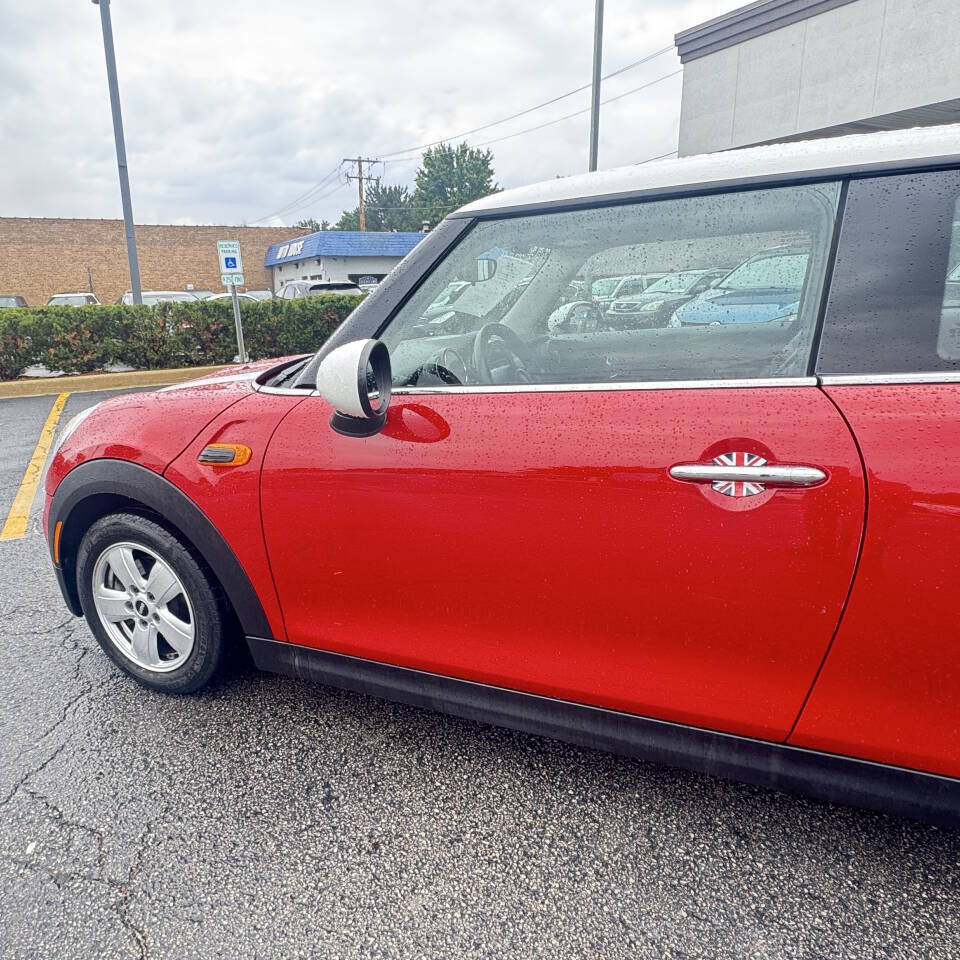 Used 2014 MINI Cooper 2-Door Hardtop FWD image 9