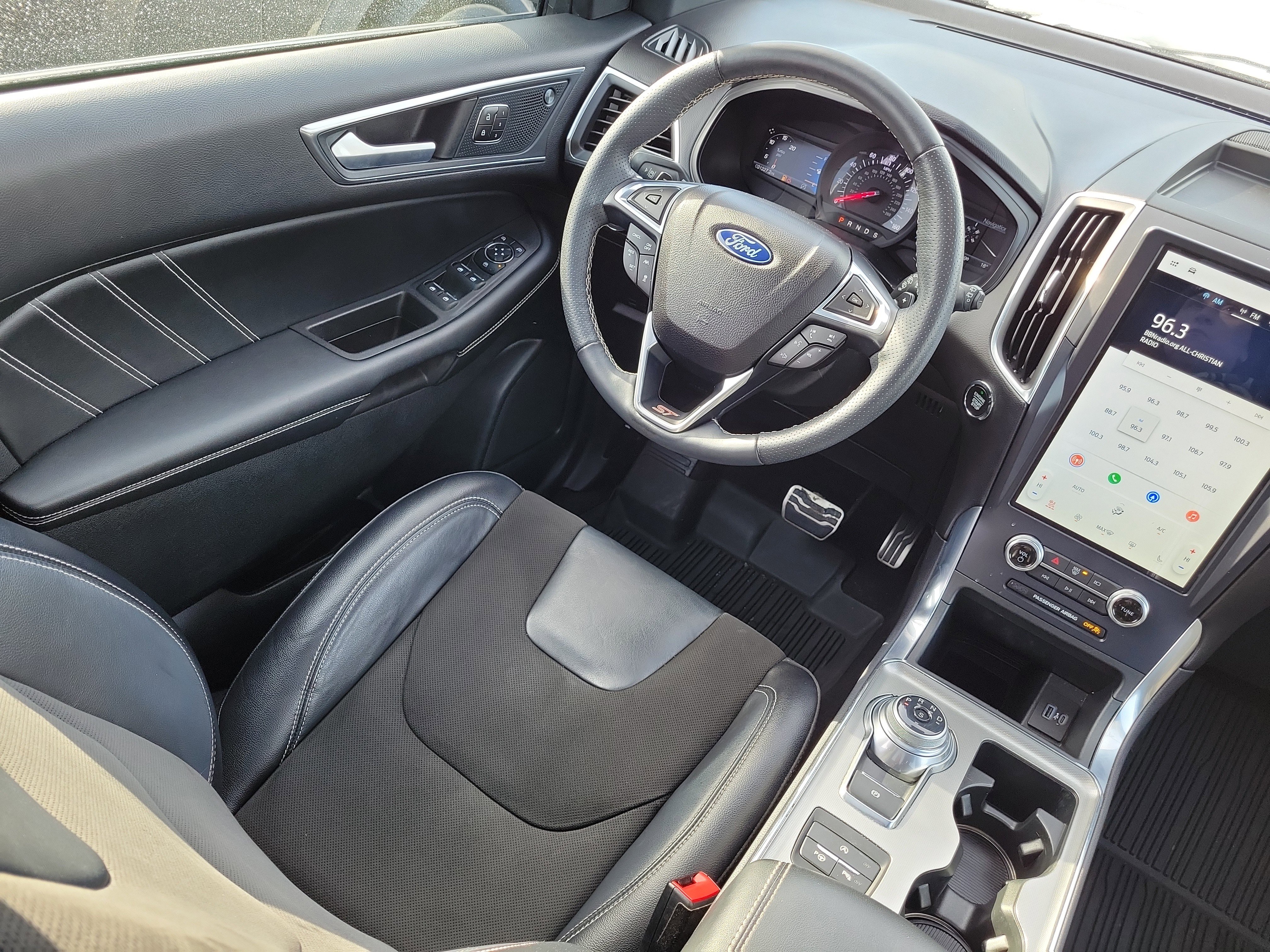 Used 2024 Ford Edge ST w/ Equipment Group 401A image 12